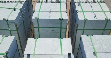 辽源 芝麻白花岗岩5公分地铺石 花岗岩厂家工厂装车日常