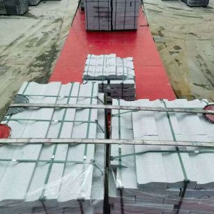 辽源 芝麻白仿形加直形路沿石出货日常