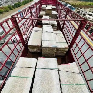 辽源 黄金麻花岗岩荔枝面，光面毛板装车完成