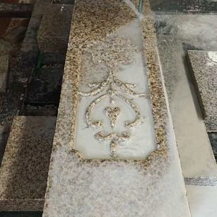 辽源 黄金麻花岗岩异形加工雕刻栏杆大柱