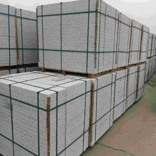 辽源 白麻花岗岩石材荔枝面地铺石（300*600*50）