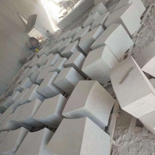 辽源 白麻花岗岩异形坐凳