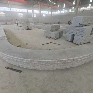 辽源 芝麻白异形坐凳，自然面光面弧形加工