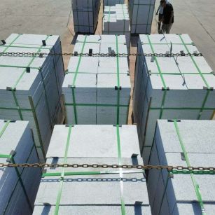 辽源 芝麻白花岗岩5公分地铺石 花岗岩厂家工厂装车日常