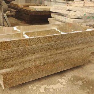 辽源 黄金麻栏杆料半成品加工中