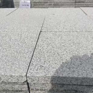 辽源 白麻花岗岩石材推荐 荔枝面地铺石