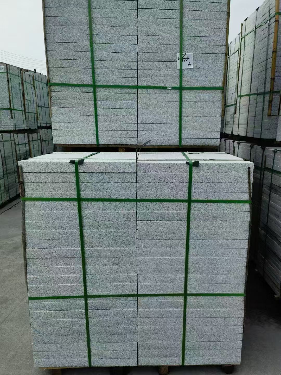 辽源 芝麻白火烧，园林广场市政工程地铺石，1.8~5.0厚均有现货