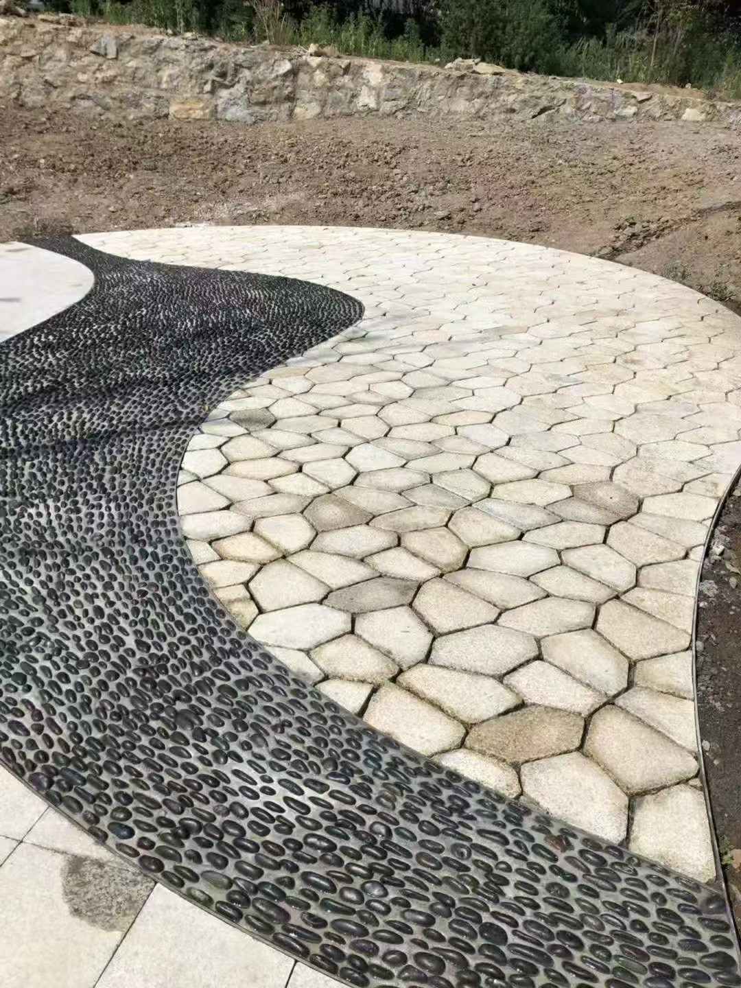 辽源 黄金麻冰裂纹地铺石工地铺装案例