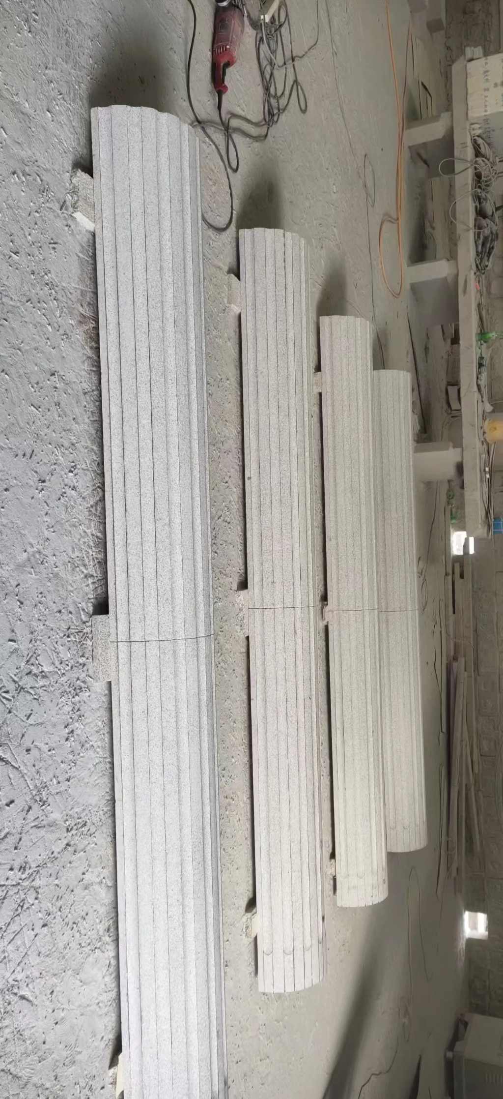 辽源 花岗岩厂家带你看白麻花岗岩门楼大柱柱皮