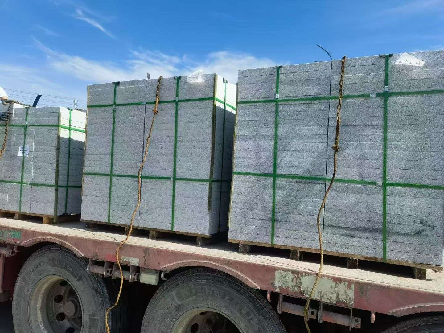 辽源 芝麻白花岗岩地铺石装车日常