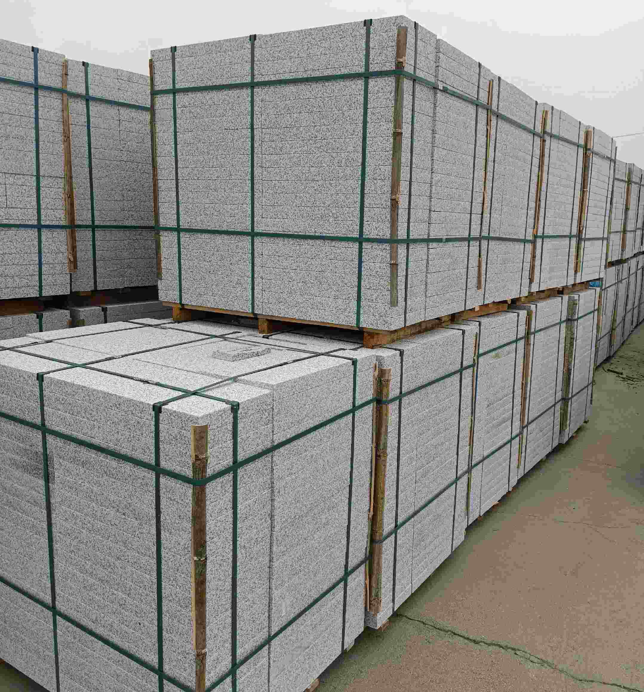 辽源 白麻花岗岩石材荔枝面地铺石（300*600*50）