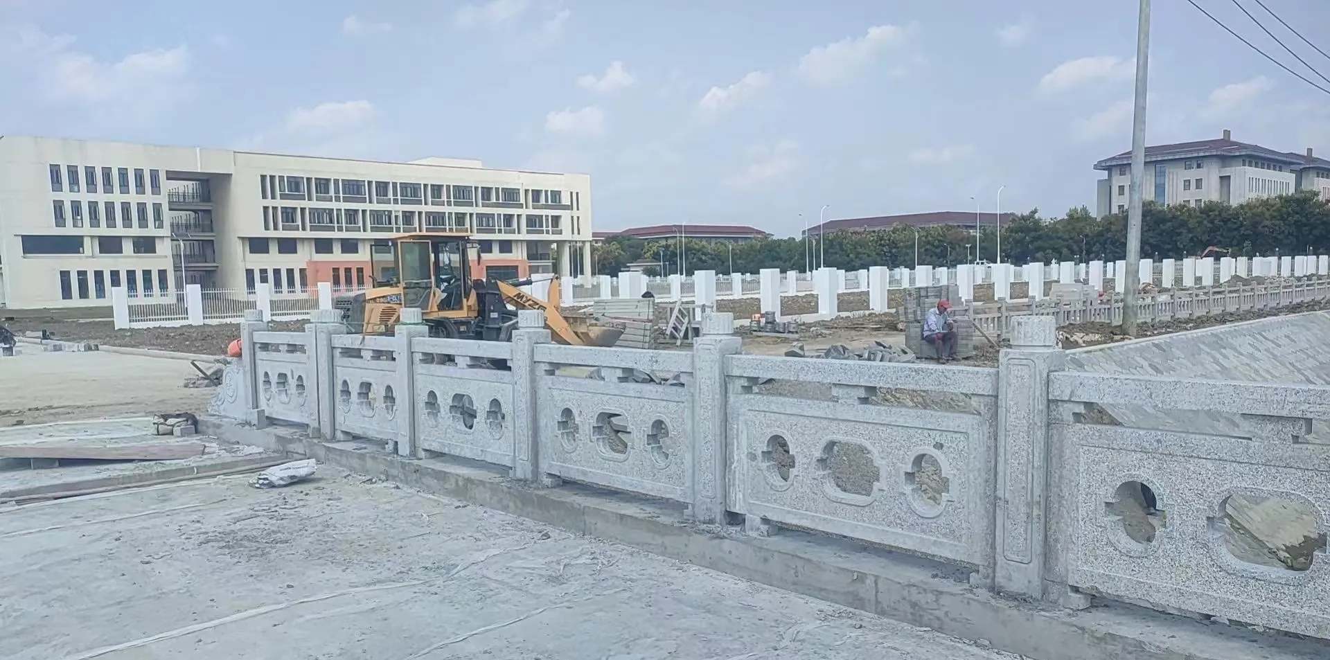 辽源 白麻花岗岩荔枝面河道栏杆