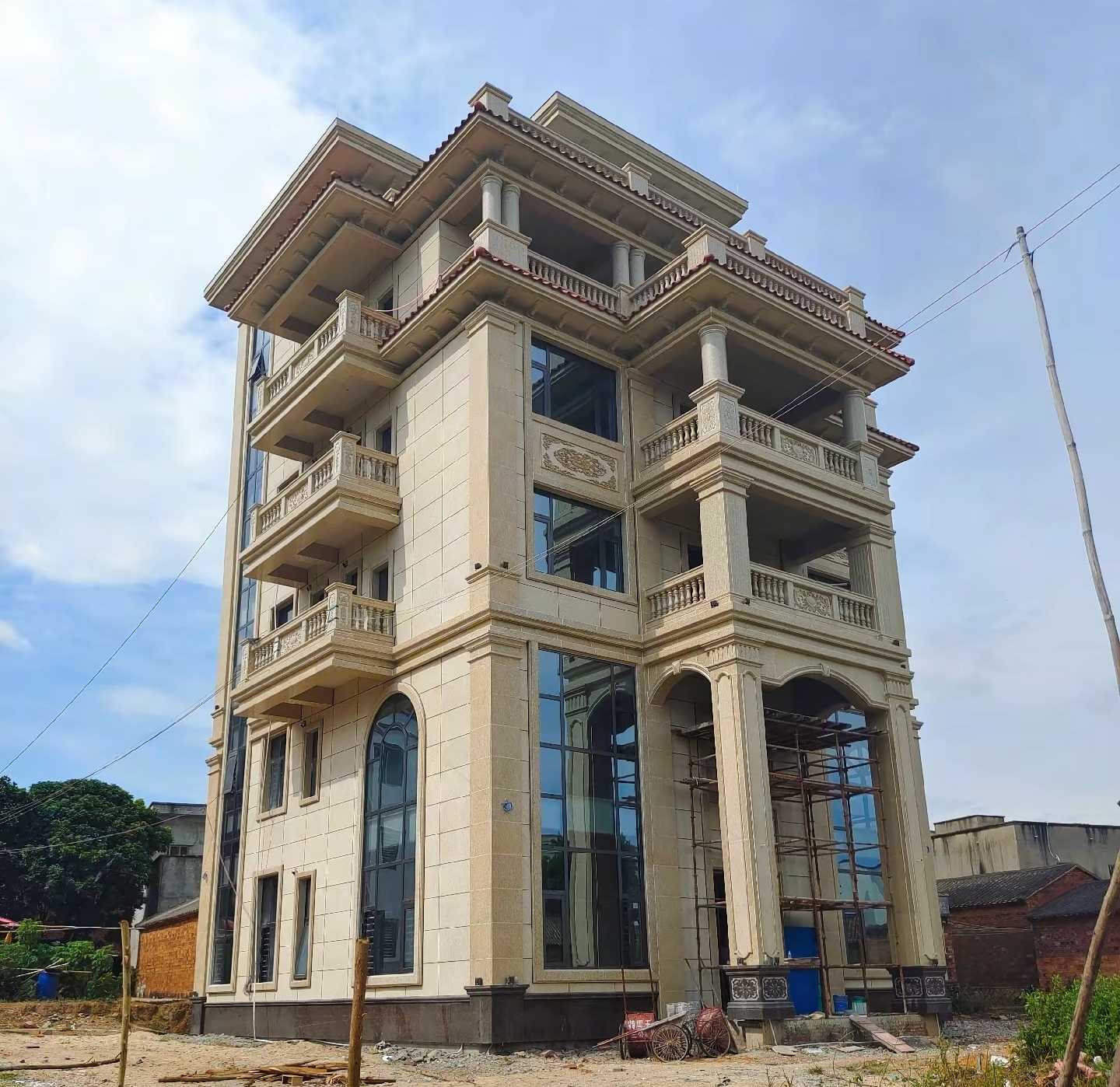 辽源 黄金麻花岗岩石材别墅外墙干挂搭配（雕花栏杆花瓶柱门楼罗马柱）