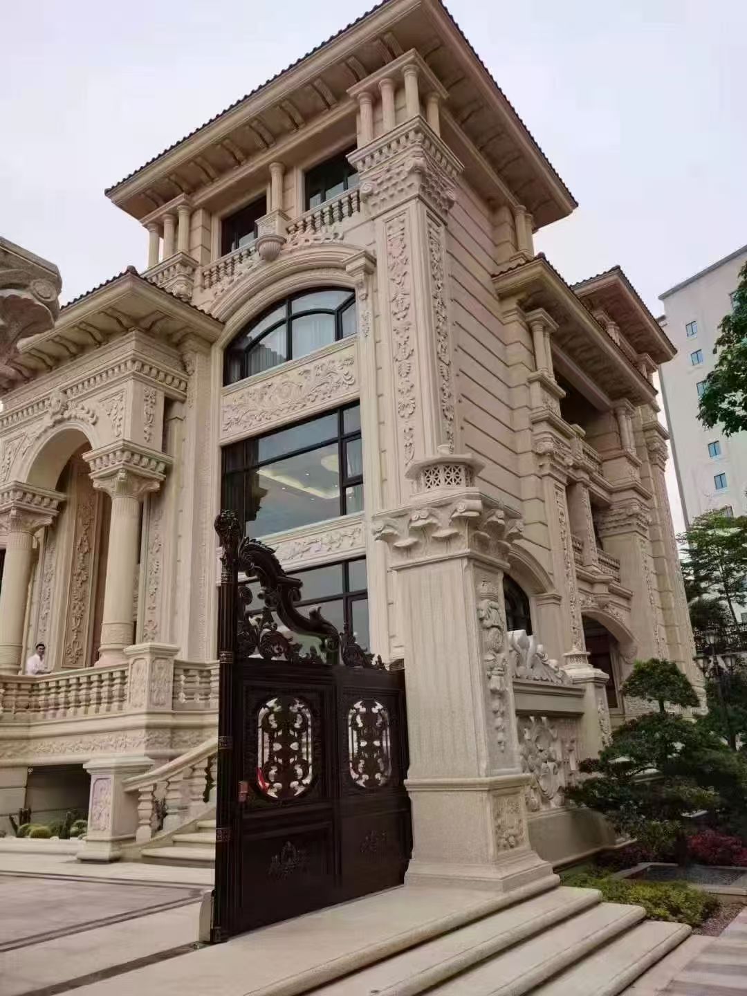 辽源 黄金麻花岗岩别墅外墙干挂效果展示