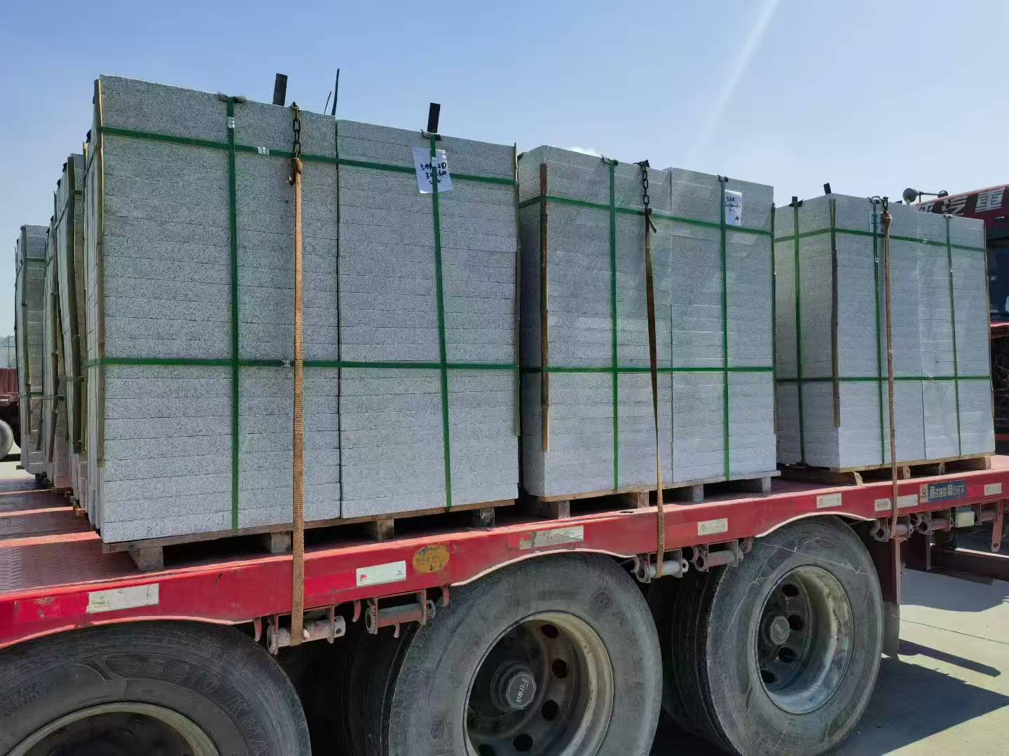 辽源芝麻白花岗岩出货日常地铺石