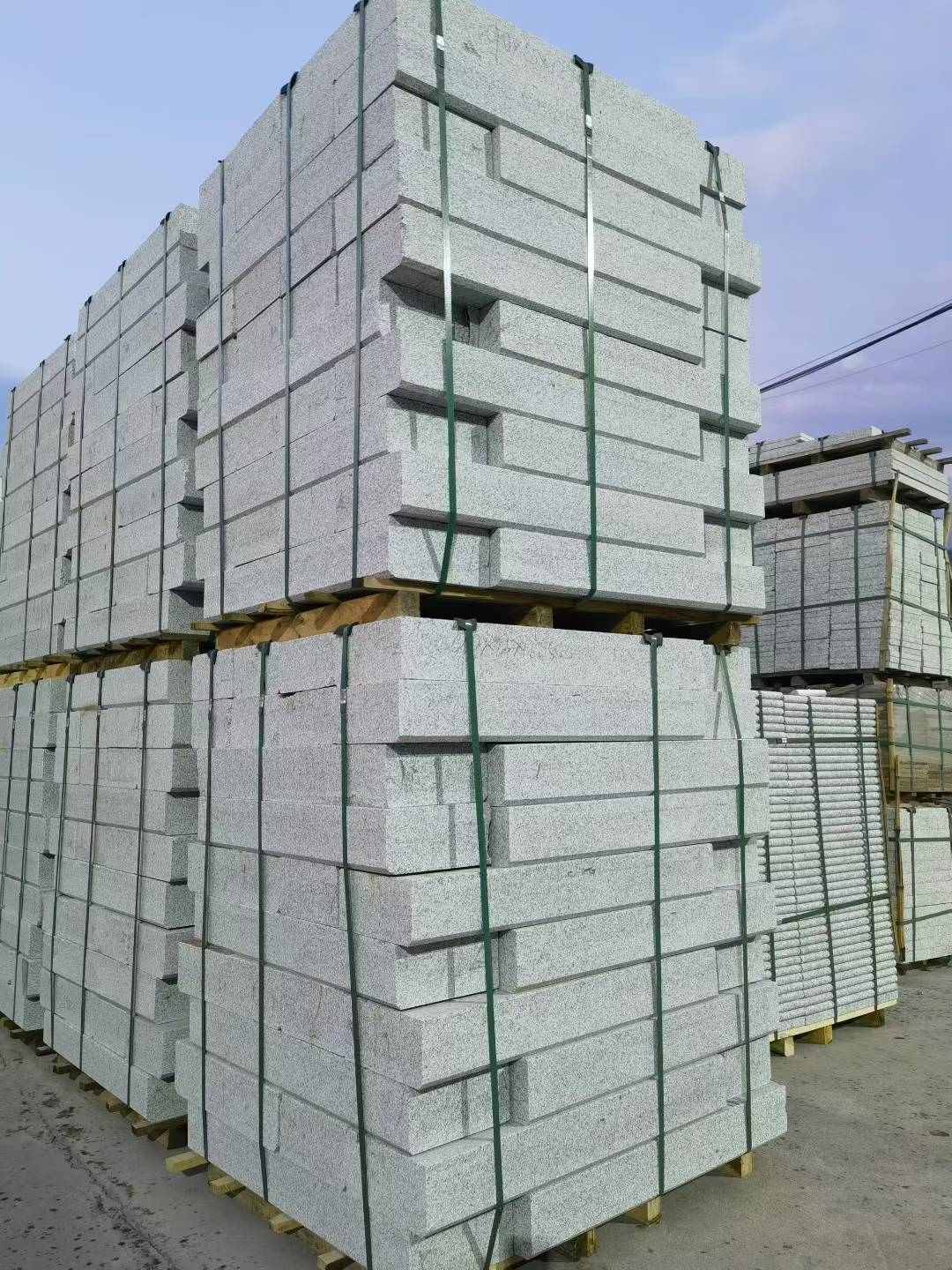 辽源 芝麻白花岗岩路沿石，路缘石，路肩石，道牙，立缘石，马路牙子，街沿石，侧石等