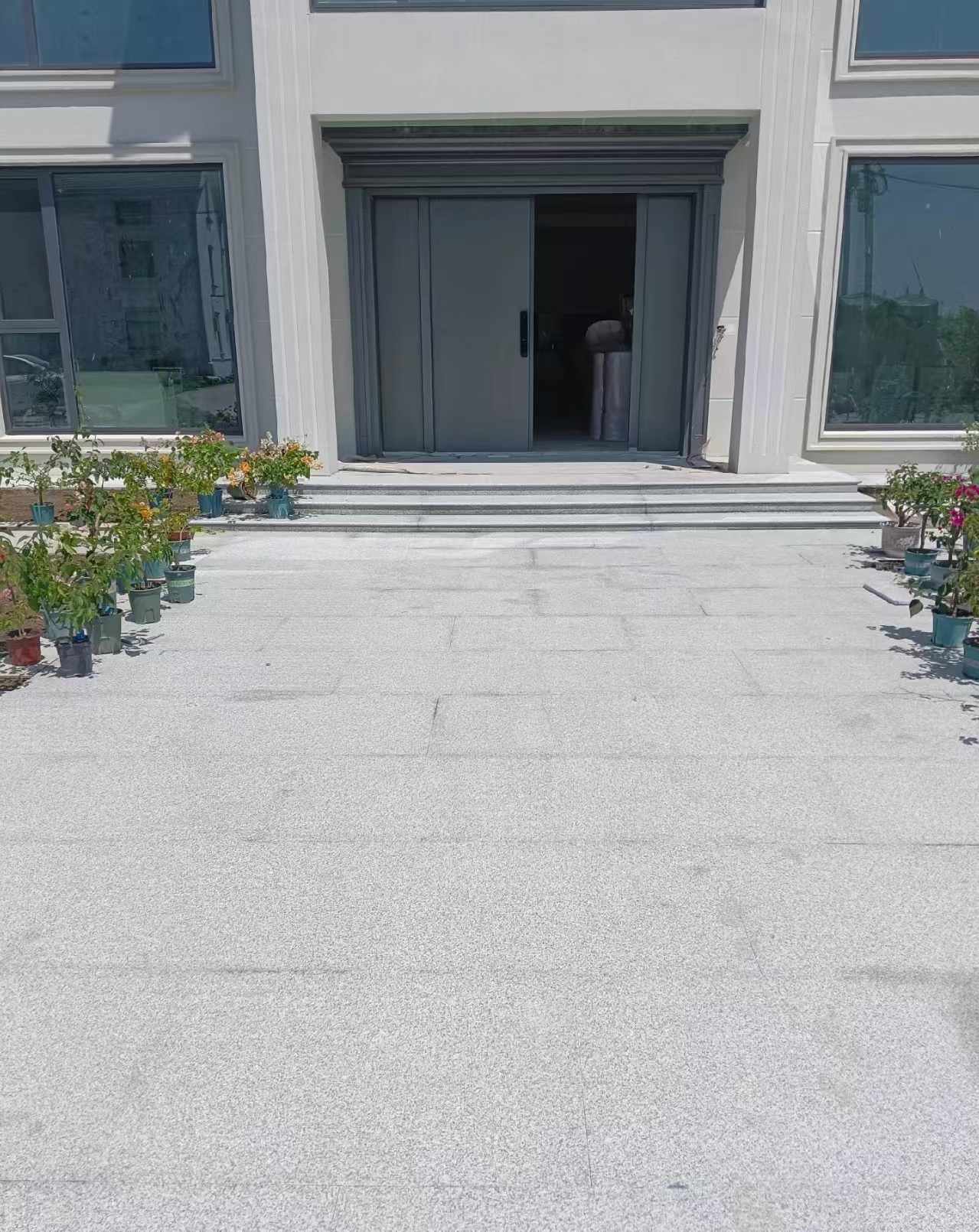 辽源 芝麻白花岗岩地铺石地面铺装