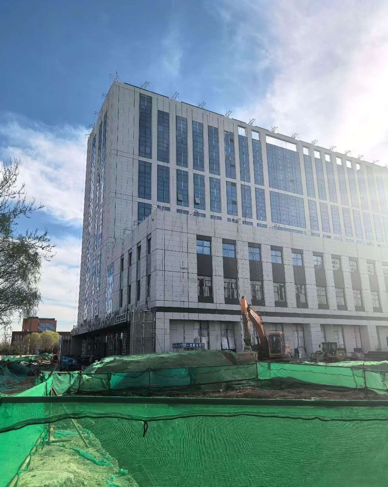 辽源 白麻花岗岩石材外墙干挂