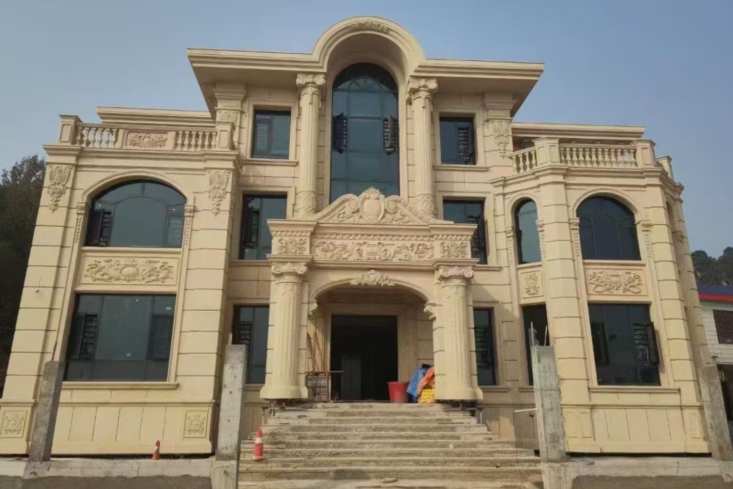 辽源 黄金麻花岗岩别墅外墙干挂