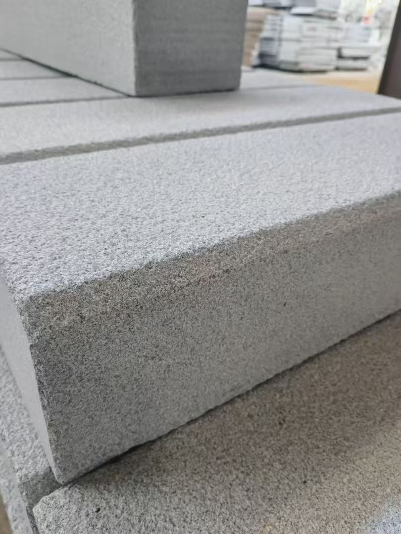 辽源 芝麻灰荔枝面路沿石